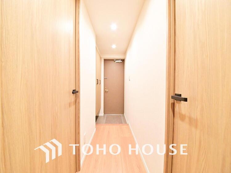 玄関 落ち着いた雰囲気の玄関、家族の帰りを暖かく迎えてくれます