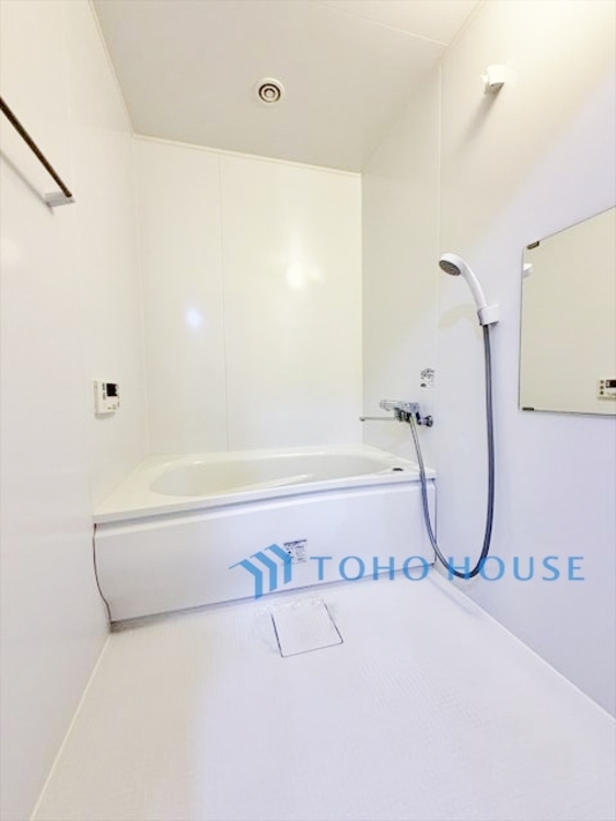 風呂 【BATHROOM】◆プライベートな空間◆simpleだからrelaxできるんです。こころもからだもキレイさっぱり。