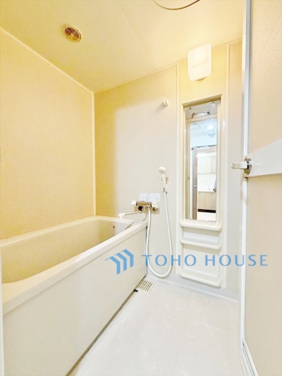 風呂 【BATHROOM】◆プライベートな空間◆simpleだからrelaxできるんです。こころもからだもキレイさっぱり。