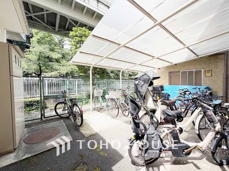 その他 【BICYCLE PAEKING LOT】◆駐輪場◆快適な生活には欠かせない自転車。開放的な駐輪場がございます。