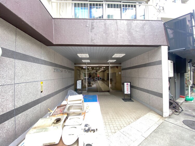 その他 上質感漂う玄関アプローチです。