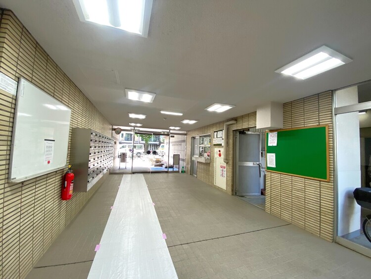 その他 館内は静寂な中が保たれており、管理が行き届いている印象を受けました。