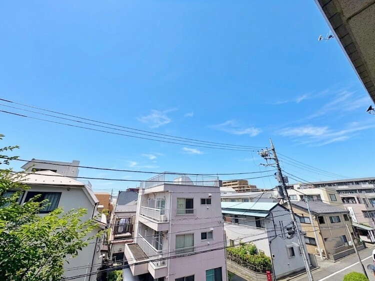 バルコニー 頬をなでる、優しい風を感じることが出来ます。