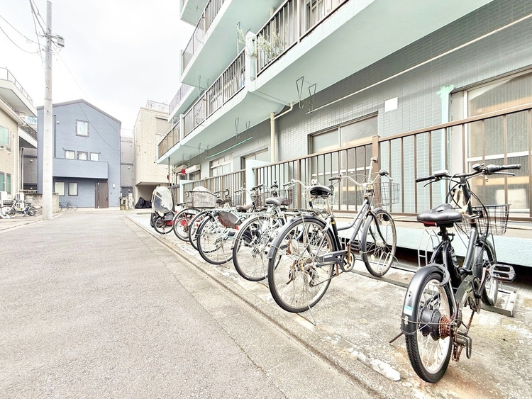 その他 きちんと整備された駐輪場。住む方の心遣いが感じられます。