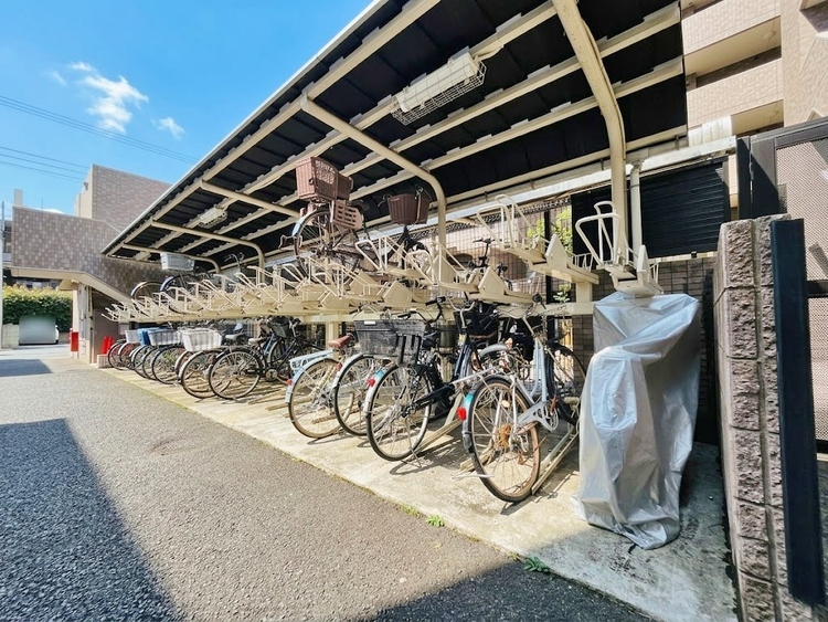 その他 きちんと整備された駐輪場。住む方の心遣いが感じられます。