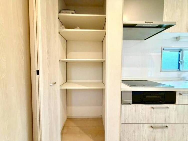 収納 各部屋に収納が充実しており、整理整頓がしやすい設計です。