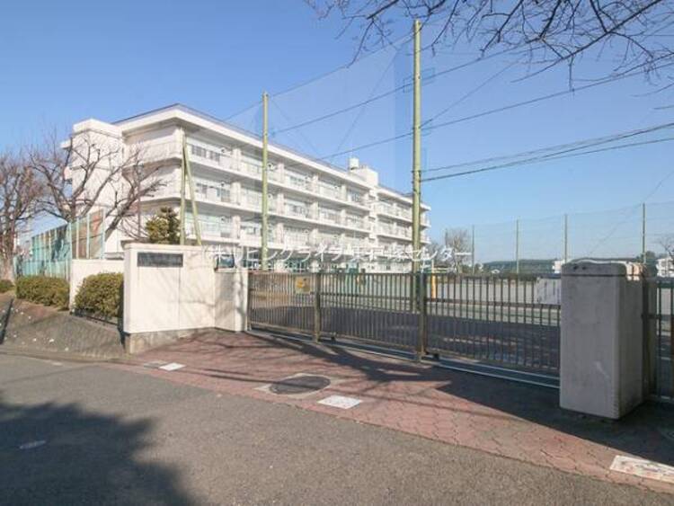 周辺 横浜市立平戸台小学校 440m