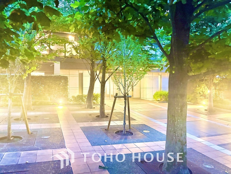 外観 ◆瀟洒な空間◆落ち着きのある彩が見事に調和させた瀟洒な空間を演出。ここに集まる家族の会話と笑顔が絶え間なく続く幸せな空間。
