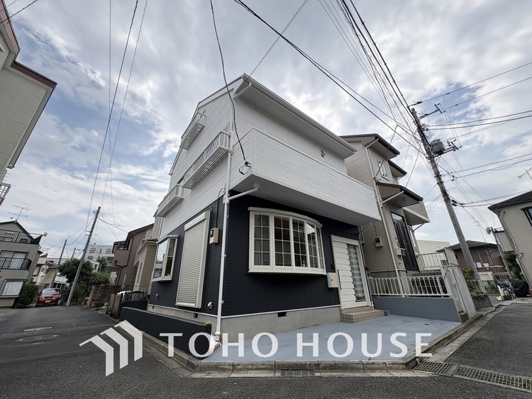 外観 〜角地に立地のため陽当たり・通風良好〜小屋裏収納付きリフォーム戸建て〜