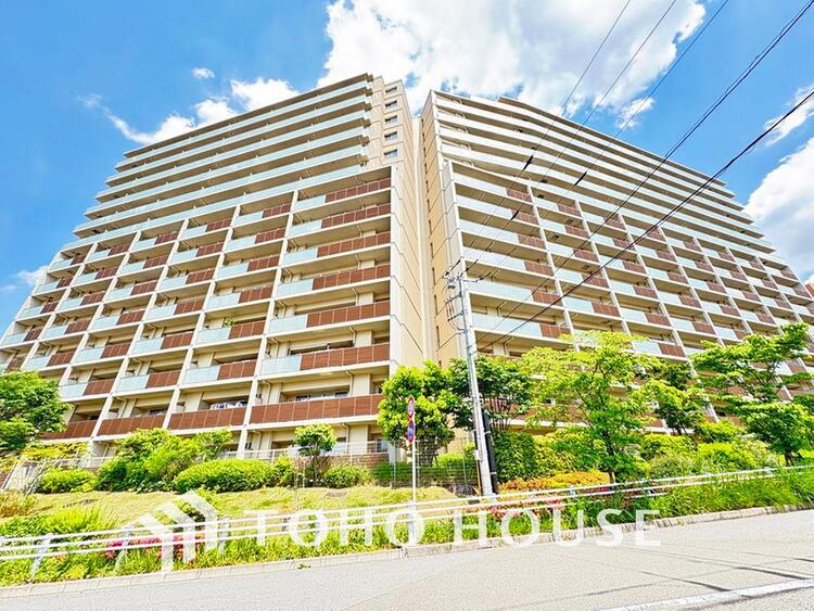 外観 〜大切なペットとの生活〜LDK約17帖のゆとりある住空間〜リフォーム済み4LDK住戸〜