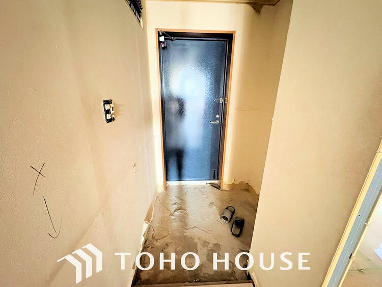 玄関 落ち着いた雰囲気の玄関、家族の帰りを暖かく迎えてくれます