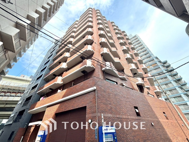 外観 漂う上質な空気感、マンションに入れば「おかえりなさい」と笑顔で迎えてくれるエントランス。最良の心配りを感じるマンションでした。