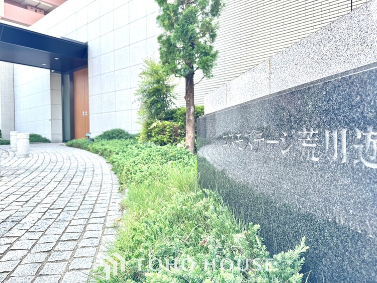 外観 ほんの少しのこだわり。ちょっとした色使いがその家がもつ雰囲気、趣（おもむき）を携え、暮らす家族や訪ねてくる友人・知人に新鮮な香りを運んできます。