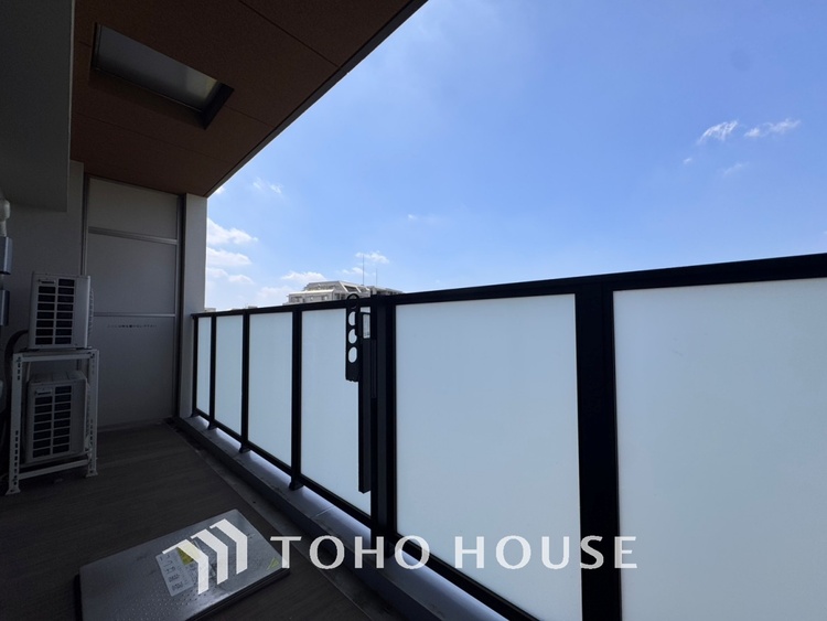 バルコニー 【BALCONY】◆Open new door◆扉の向こうには青空が広がっている。