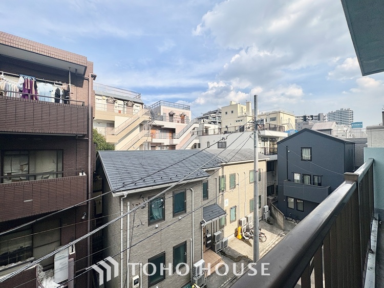 その他 【BALCONY】◆BLUE SKY◆自然の心地よさに包まれる。大開口の外に広がるのは爽やかな青空。