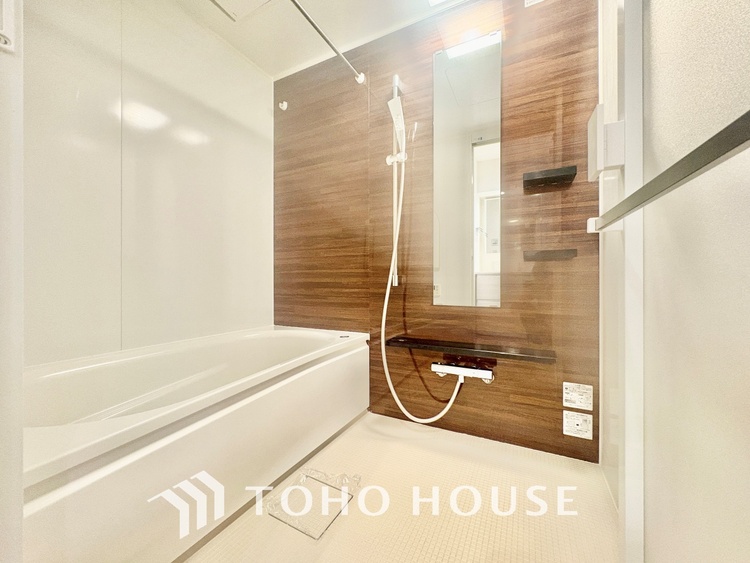 風呂 【BATHROOM】◆プライベートな空間◆simpleだからrelaxできるんです。こころもからだもキレイさっぱり。