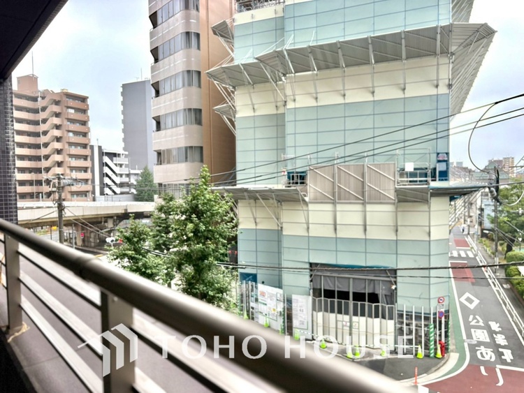 その他 【BALCONY】◆BLUE SKY◆自然の心地よさに包まれる。大開口の外に広がるのは爽やかな青空。