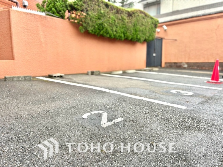 駐車場 【PARKING】◆愛車を◆安全に駐車できる駐車場がございます。