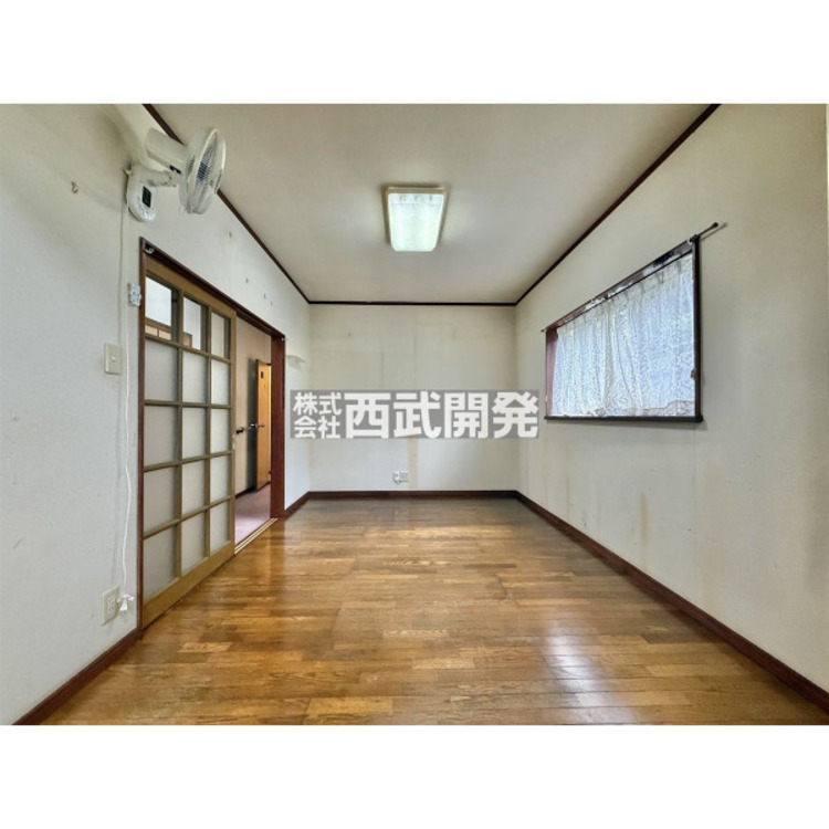 居間 