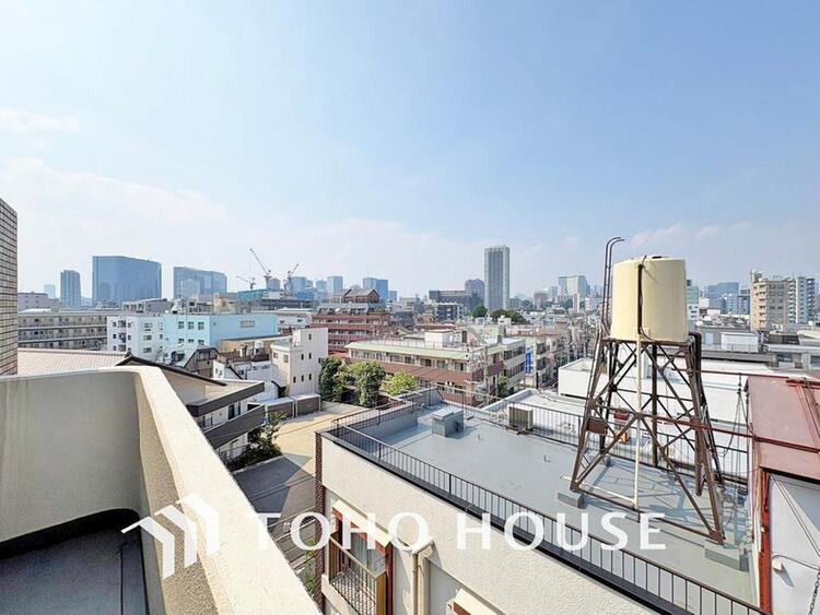 その他 日当たりの良いバルコニーで晴れの日の洗濯物も楽しみになりますね