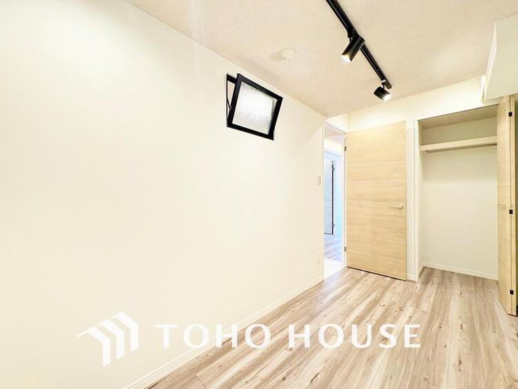 内装 生活感を感じない空間では落ち着く事はできません。絶妙な雰囲気、配色、素材感を意識してコーディネート。