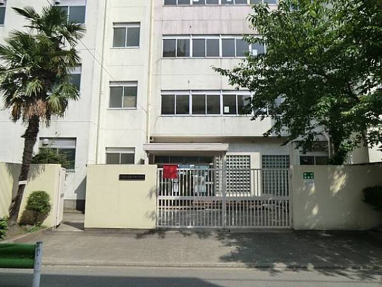 周辺 大田区立南六郷中学校　570m