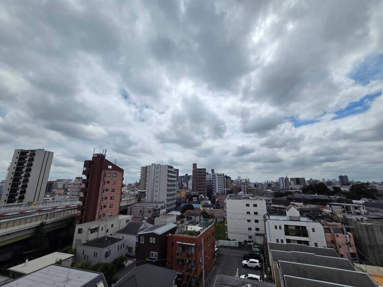 バルコニー 頬をなでる、優しい風を感じることが出来ます。