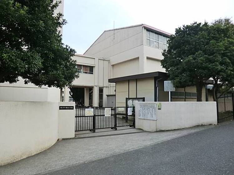 周辺 横浜市立坂本小学校　1060ｍ