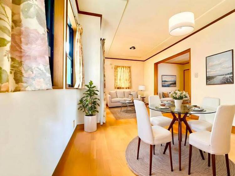 居間 リビング（配置してある家具はCGによるイメージです）家族団らんの時間も増えそうなくつろぎのＬＤＫ