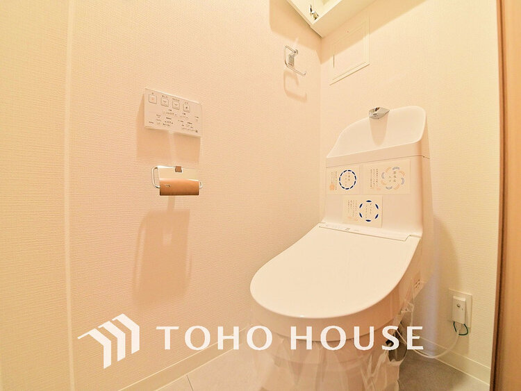 トイレ トイレには快適な温水洗浄便座付