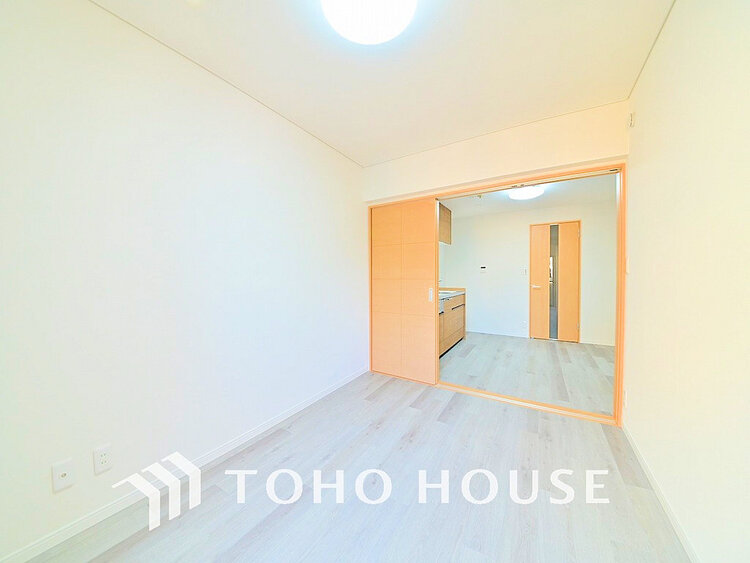 内装 シンプルですっきりとした室内は飽きのこない居心地の良い雰囲気