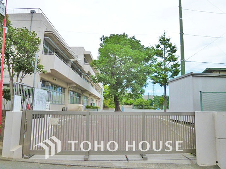 周辺 横浜市立新石川小学校　距離500ｍ