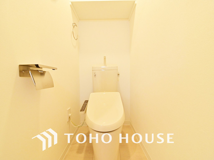 トイレ 清潔な洗浄機能付温水シャワートイレ