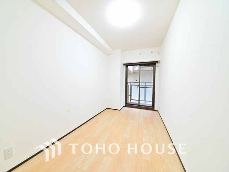 内装 シンプルですっきりとした室内は飽きのこない居心地の良い雰囲気です