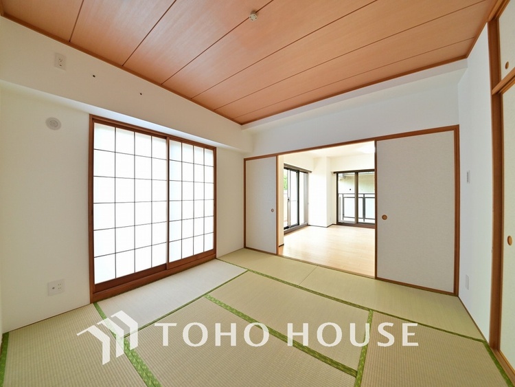 内装 1日の疲れを癒し、心地よく寛げるようゆったりとした広さをしています