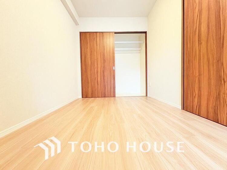内装 1日の疲れを癒し、心地よく寛げるようゆったりとした広さをしています
