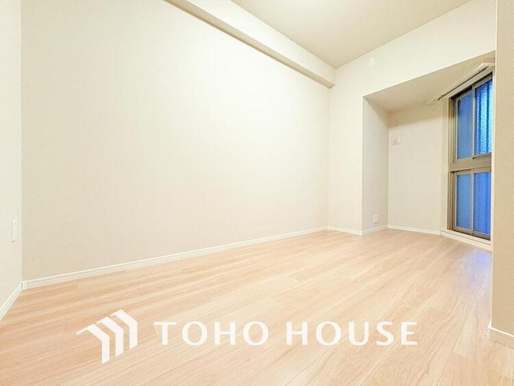 内装 採光もある洋室は、くつろぎのひと時を過ごすのにぴったり