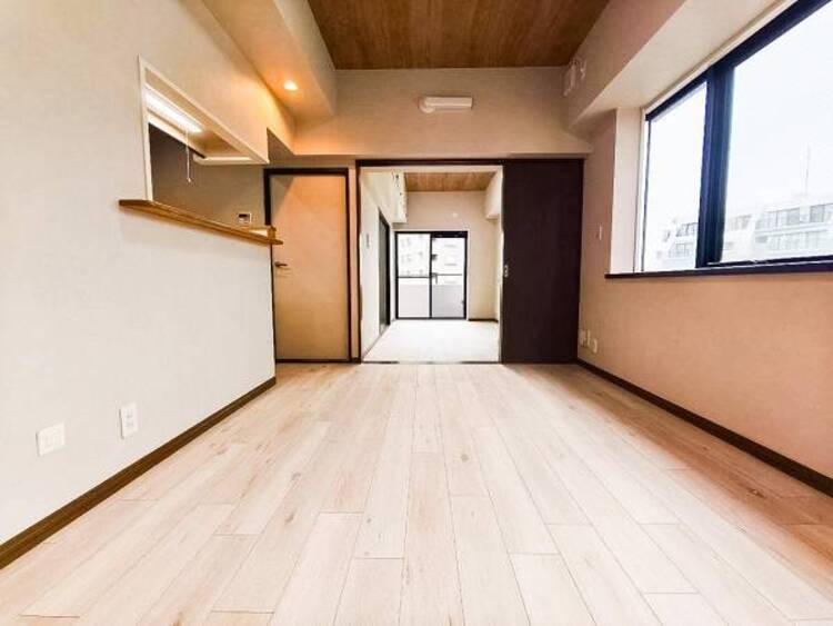 居間 