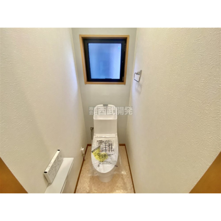 トイレ いつも綺麗に清潔に。洗浄機付きトイレです。もちろん窓も付いてるので空気の入れ替えも楽にできます。