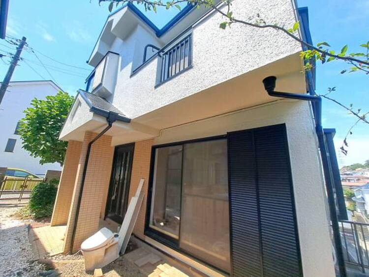 外観 お住まい探しの疑問や不安は全てリビングライフにお任せください！（2026年7月撮影）
