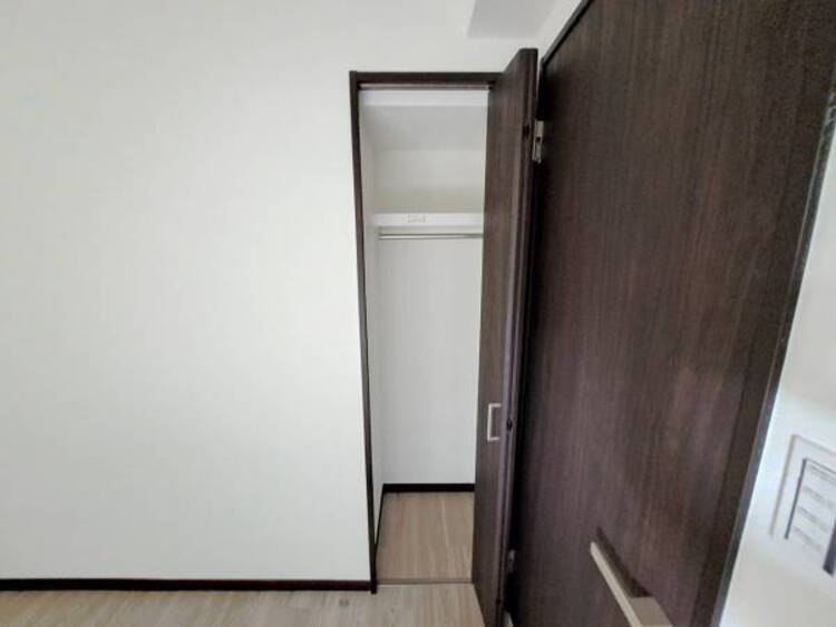 設備 全室収納付き　収納を全室に設置。衣類はもちろん、部屋ごとに必要なものを細かく収納でき、利便性も高まります。