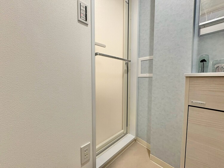 その他 十分な広さの脱衣所。
