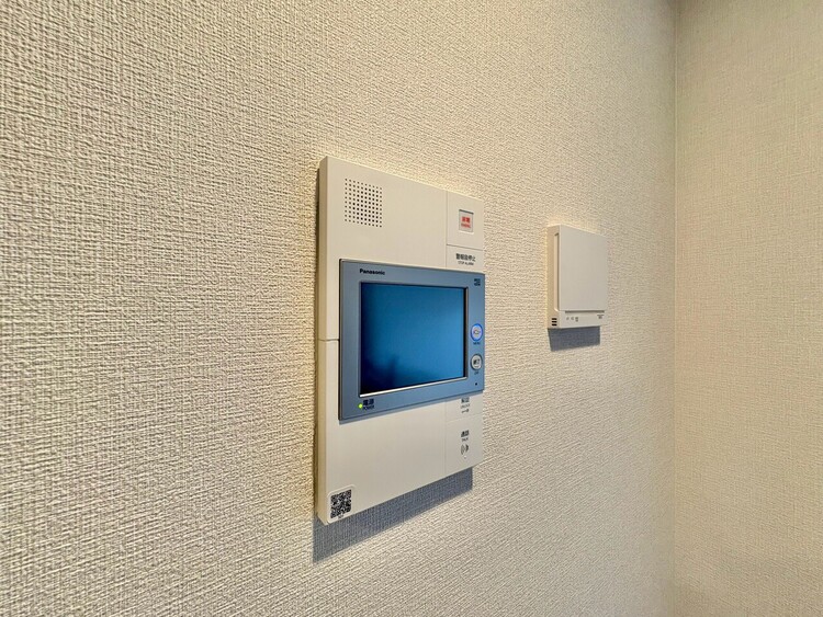 その他 誰が来てもわかる様にモニター付きインターホンを設置。
