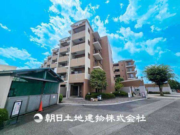 外観 【現地写真】表現された空間はたくさんの光を浴び、風を感じ、暮らしの時間を豊かにし、大切な家族の思い出を刻んでいきます。