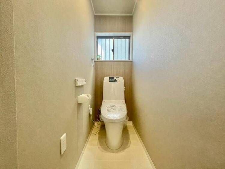 トイレ 清潔感のあるシンプルで使いやすいトイレです。