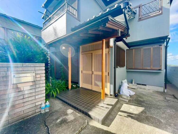 その他 毎日気持ちよく出入りできる、明るく開放的な玄関です。