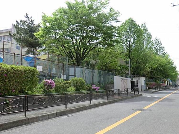 周辺 川崎市立南生田小学校　1120ｍ