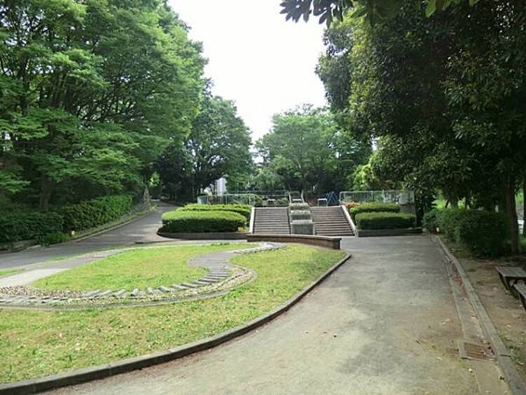 周辺 竹山中公園　530ｍ