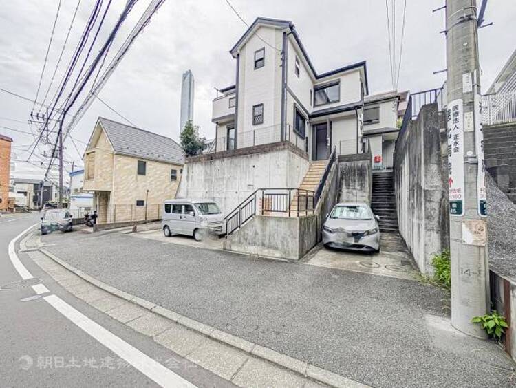 外観 空を広く感じられる開放感が魅力の立地環境がおすすめです！陽射しと風が日々の暮らしを彩ります！！！現地では街並みや道路の雰囲気もご確認いただけます。現地で新生活を想像しながらぜひご覧ください。