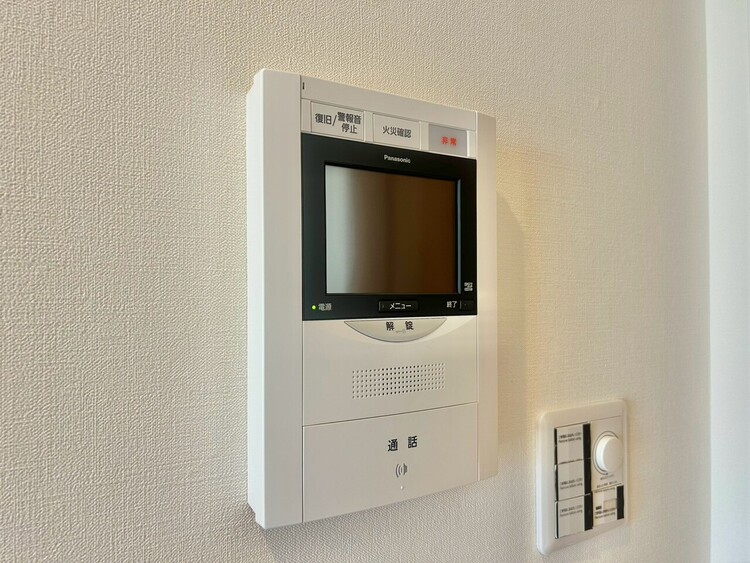 その他 誰が来てもわかる様にモニター付きインターホンを設置。